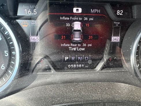 Used 2023 RAM 1500 Laramie AWD/4WD image 11