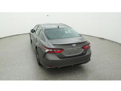 Used 2023 Toyota Camry SE image 7