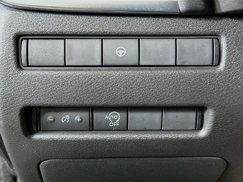 Used 2023 Nissan Rogue SV image 17