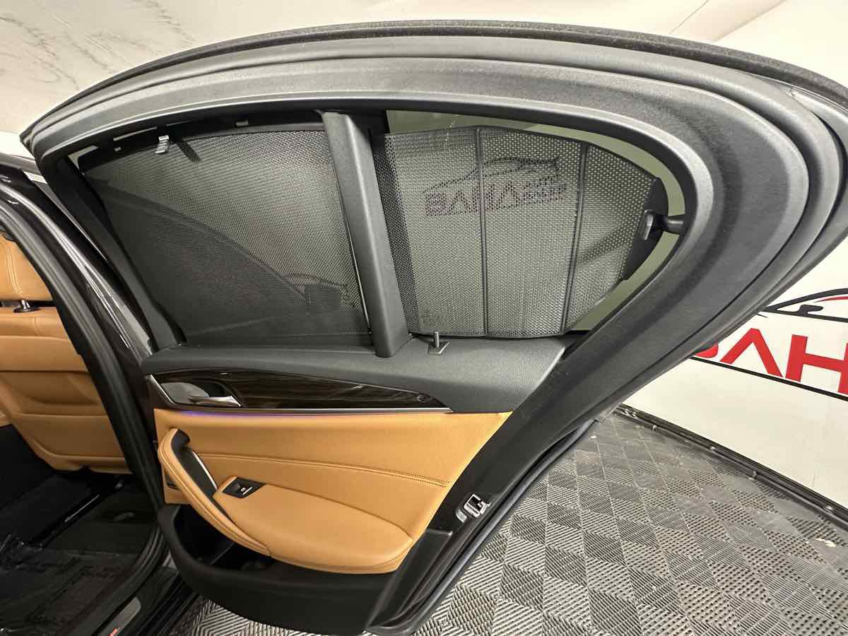 Used 2019 BMW 540i w/ Premium Package RWD image 21