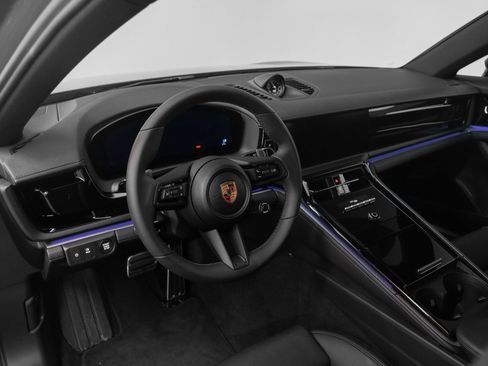 Certified 2025 Porsche Panamera 4 image 42