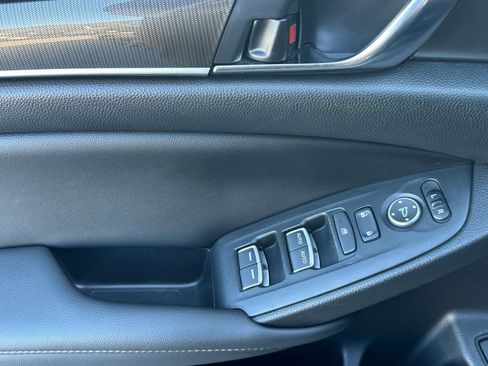 Used 2022 Honda Accord Sport image 11