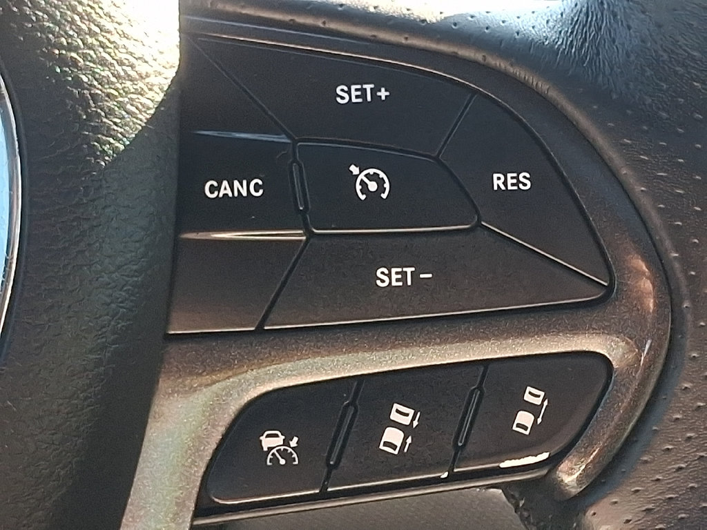 Used 2019 Dodge Durango R/T w/ Technology Group AWD/4WD image 28