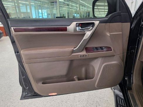 Used 2016 Lexus GX 460 w/ Premium Package AWD/4WD image 35