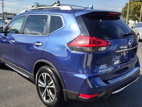Used 2019 Nissan Rogue SV w/ Premium Package image 6
