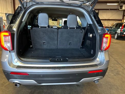 Used 2023 Ford Explorer Limited w/ Equipment Group 301A image 29