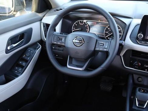 New 2026 Nissan Rogue SV AWD/4WD image 25