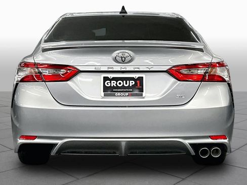 Used 2018 Toyota Camry SE FWD image 4