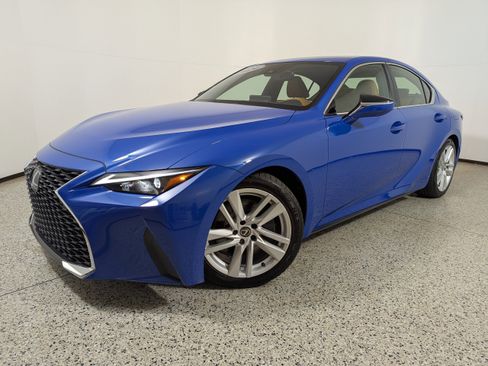 Used 2024 Lexus IS 300 w/ Comfort Package image 18