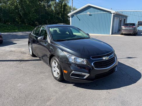 Used 2016 Chevrolet Cruze LT FWD image 3
