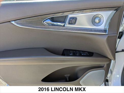 Used 2016 Lincoln MKX Reserve w/ Luxury Package image 10