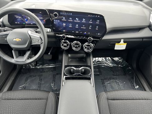 New 2025 Chevrolet Blazer EV LT image 32