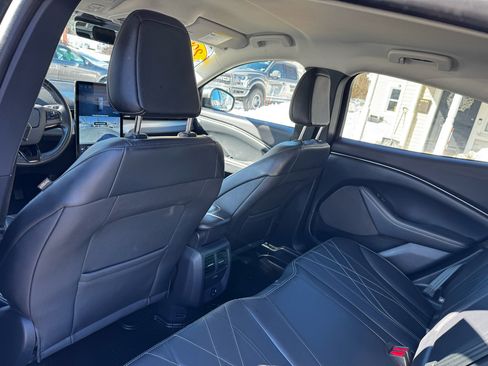 Used 2022 Ford Mustang Mach-E Select image 23