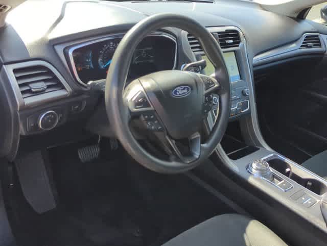 Used 2020 Ford Fusion SE FWD image 9
