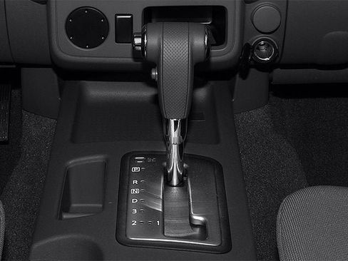 Used 2013 Nissan Frontier SL w/ Moonroof Pkg image 13