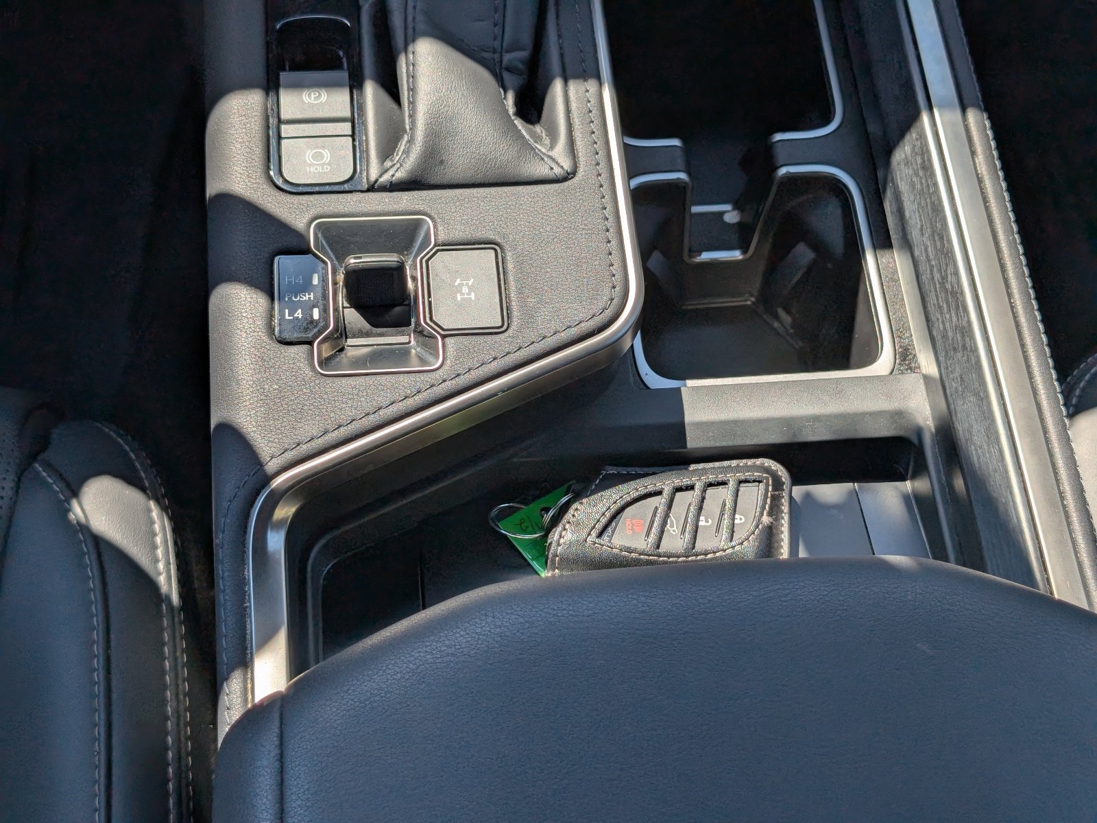 Used 2024 Lexus GX 550 w/ Accessory Package (2T) AWD/4WD image 24