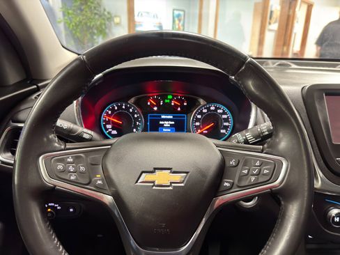 Used 2020 Chevrolet Equinox LT image 33