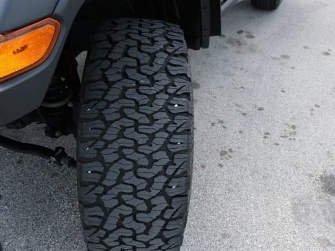 Used 2025 Jeep Wrangler Unlimited Sport AWD/4WD image 14