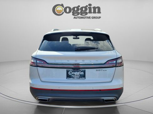 Used 2019 Lincoln Nautilus Reserve w/ Driver Assistance Package image 4