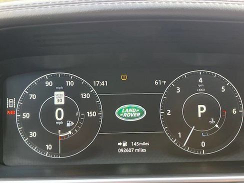 Used 2017 Land Rover Range Rover HSE image 21