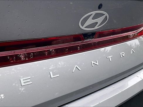 Used 2026 Hyundai Elantra Sport FWD image 29