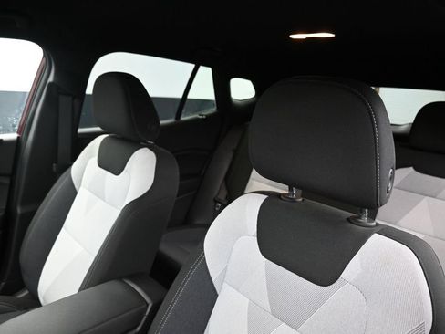 Used 2025 Chevrolet Trax RS w/ Driver Confidence Package FWD image 15