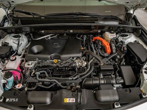 Used 2023 Toyota Venza Limited image 38