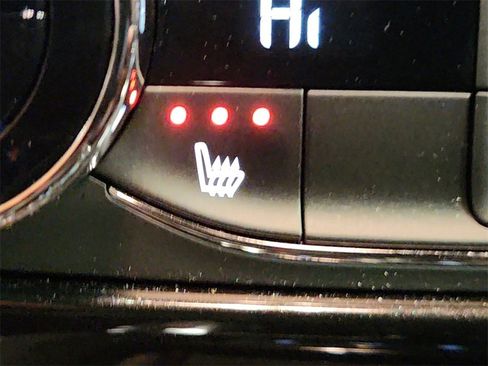 Certified 2025 Chevrolet TrailBlazer RS w/ Convenience Package image 23