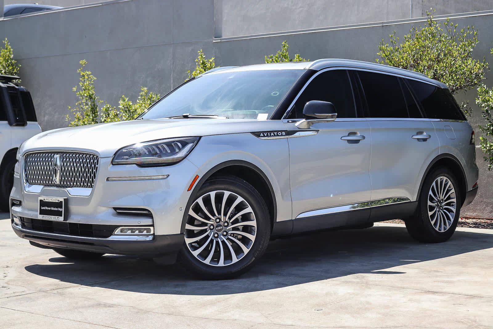 Used 2021 Lincoln Aviator Reserve w/ Equipment Group 201A RWD image 1