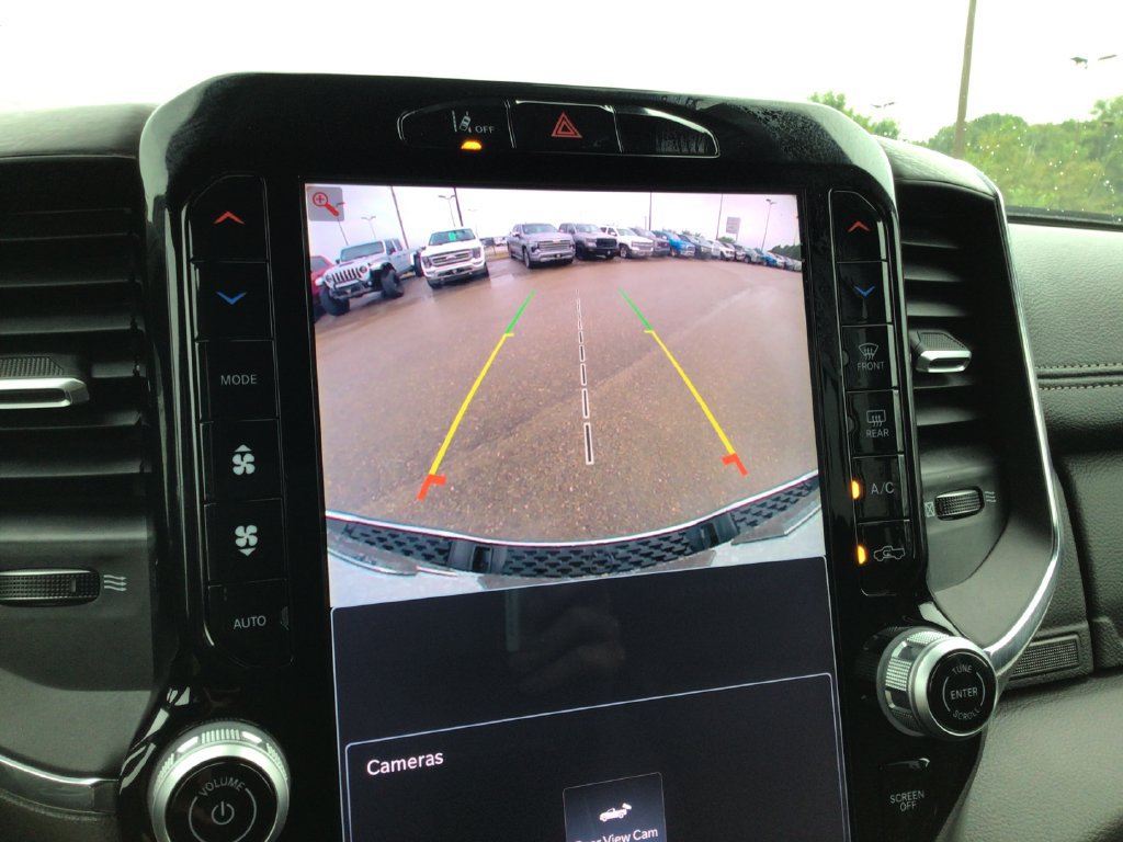 Used 2025 RAM 1500 Laramie AWD/4WD image 21