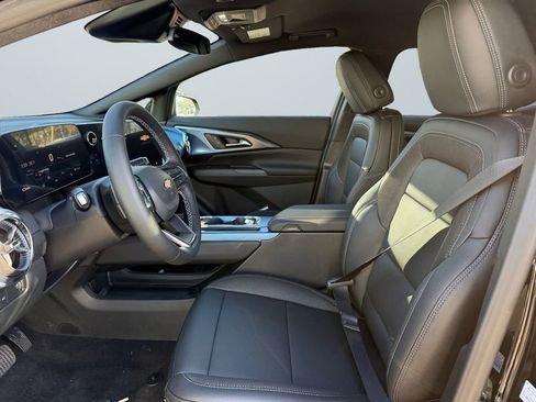 New 2026 Chevrolet Equinox EV LT image 9