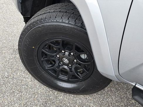 Certified 2022 Toyota Tacoma SR5 image 29