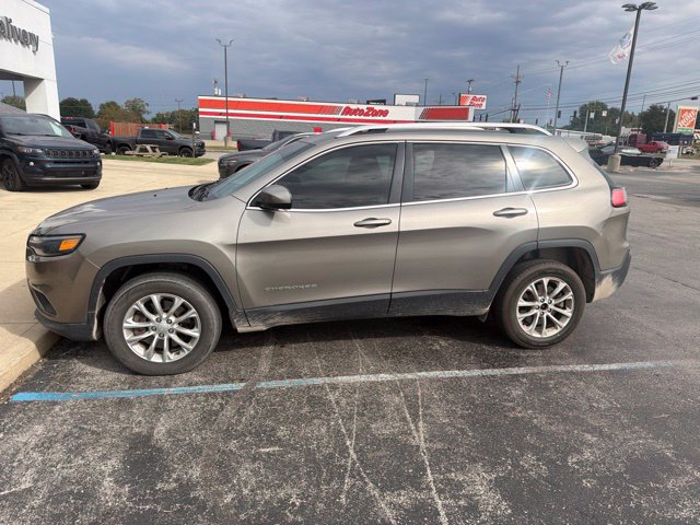 Used 2019 Jeep Cherokee Latitude w/ Popular Appearance Group AWD/4WD image 3