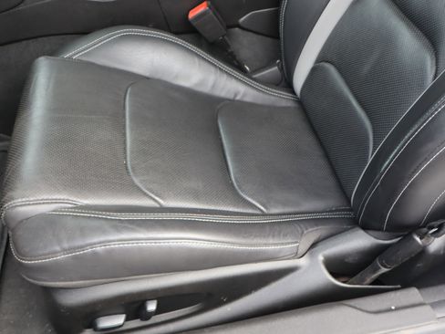 Used 2022 Chevrolet Camaro LT w/ RS Package image 15