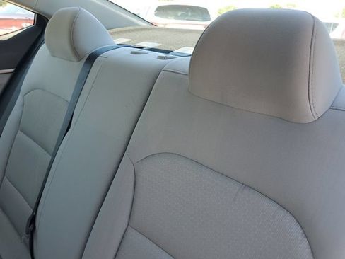 Used 2018 Hyundai Elantra SEL FWD image 10
