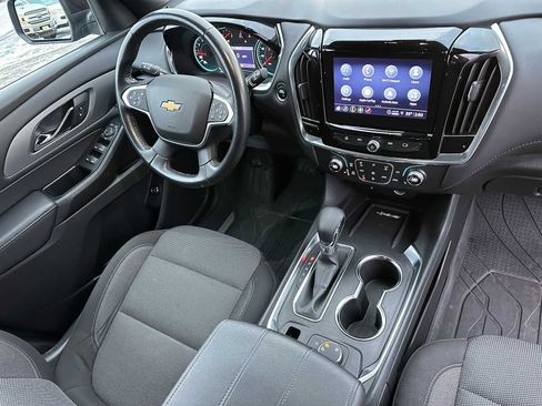 Used 2022 Chevrolet Traverse LT image 11