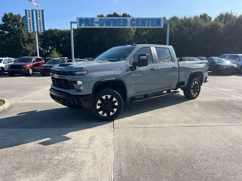 Used 2025 Chevrolet Silverado 2500 Custom w/ Custom Value Package AWD/4WD image 1