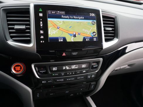 Used 2016 Honda Pilot Touring image 14