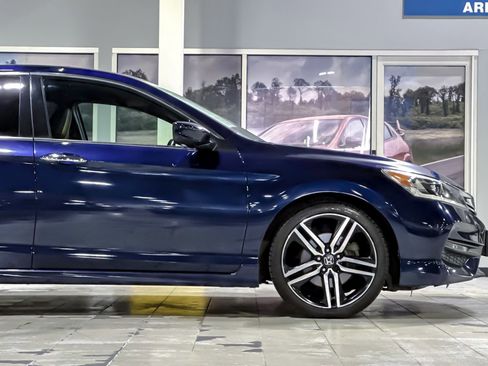 Used 2016 Honda Accord Sport image 32