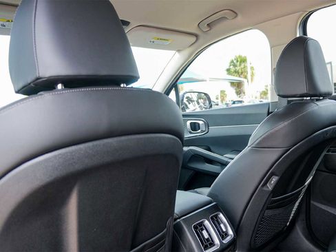 Used 2025 Kia Sorento EX image 12