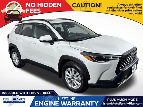 Certified 2023 Toyota Corolla Cross LE w/ Moonroof Package AWD/4WD image 1