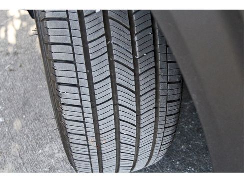 Used 2025 Ford Explorer ST-Line image 28