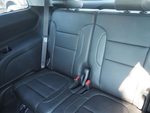 Used 2023 GMC Acadia SLT image 20