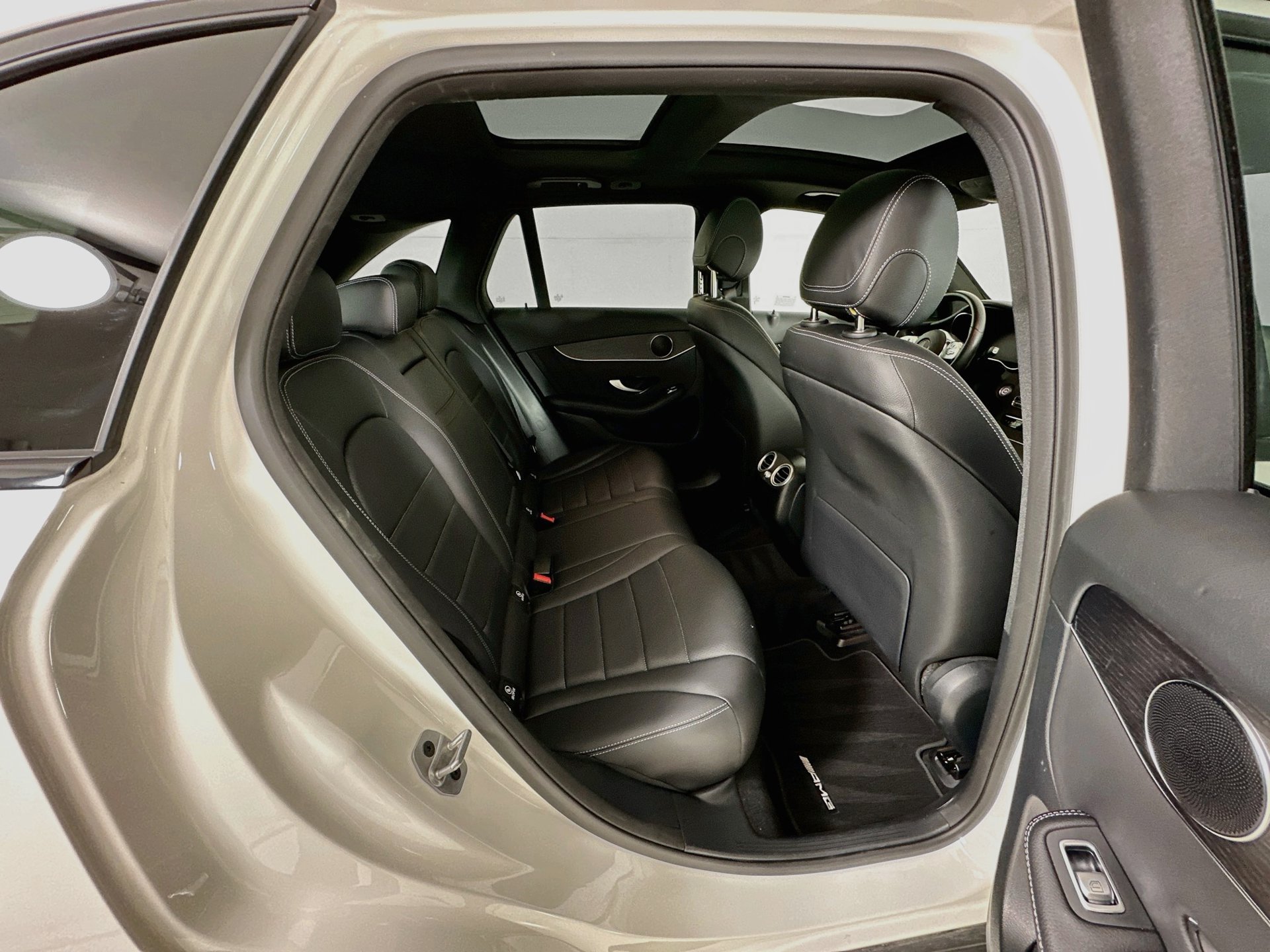 Used 2022 Mercedes-Benz GLC 300 image 30