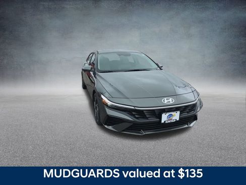 New 2025 Hyundai Elantra Limited image 3