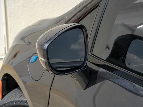 Used 2021 Chrysler Pacifica Touring-L w/ Uconnect Theater Family Group FWD image 56