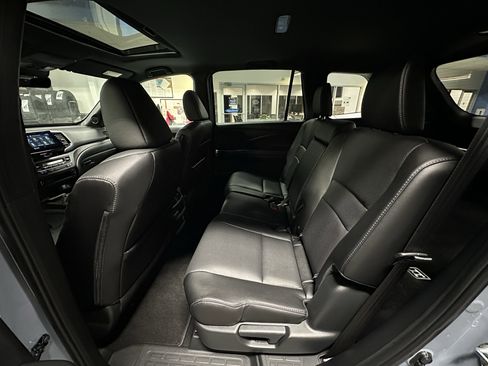 Used 2023 Honda Passport EX-L image 19