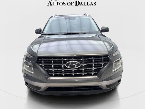 Used 2025 Hyundai Venue SEL FWD image 3