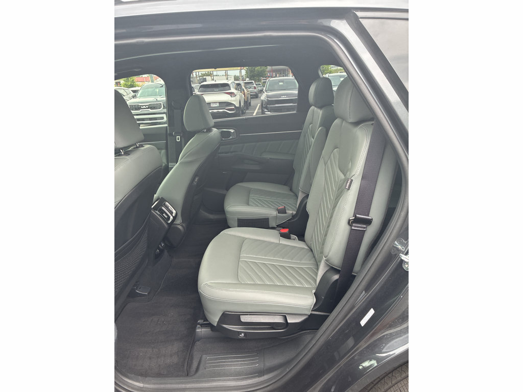 Used 2024 Kia Sorento SX Prestige w/ Sage Leather Package AWD/4WD image 28