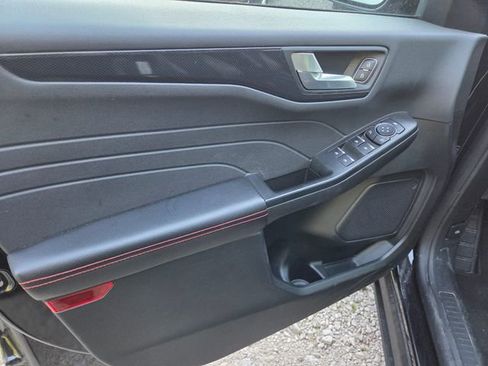 Used 2025 Ford Escape ST-Line FWD image 9